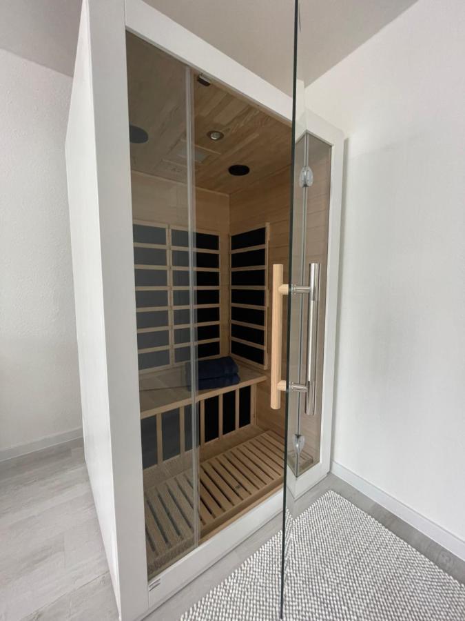 Luxus Apartment Am Fremersberg - Zentral - Mit Sauna & Badewanne بادن بادن المظهر الخارجي الصورة